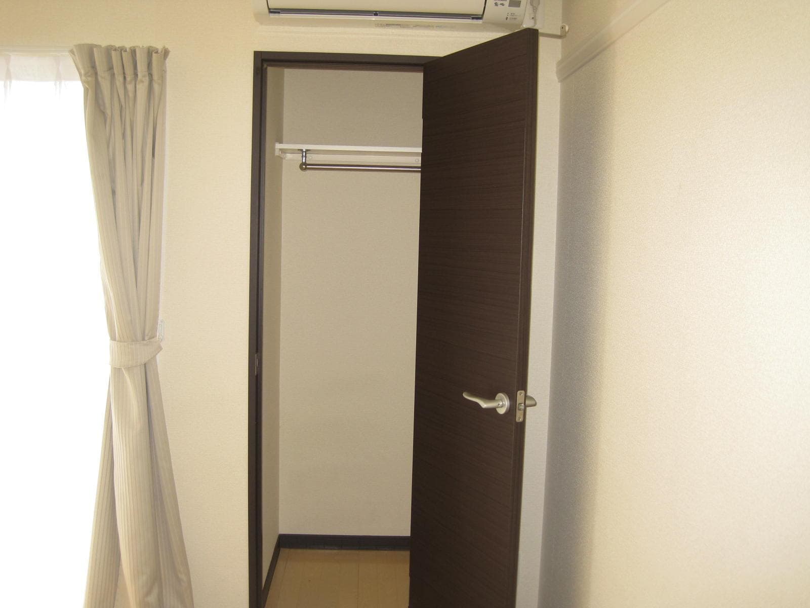 Room image 16