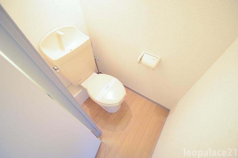 Room image 13