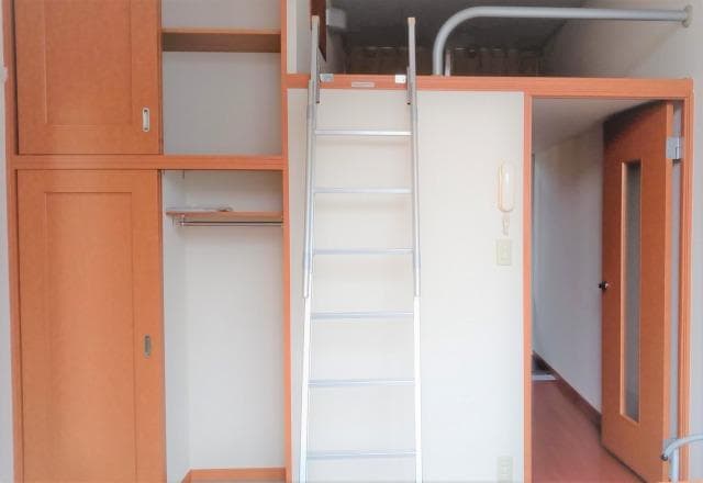 Room image 12