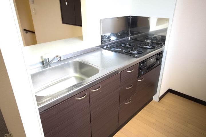 Room image 10