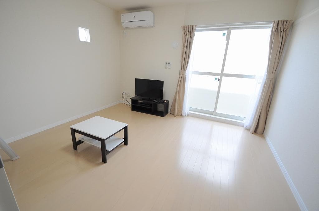Room image 10