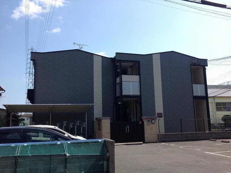 Main exterior of leopalace Takinoka