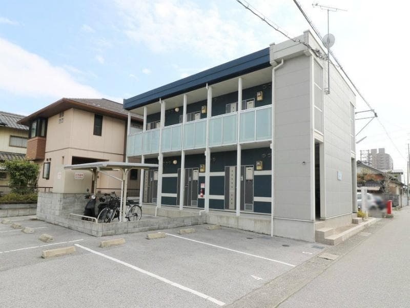 Main exterior of LEONEXT Asahi