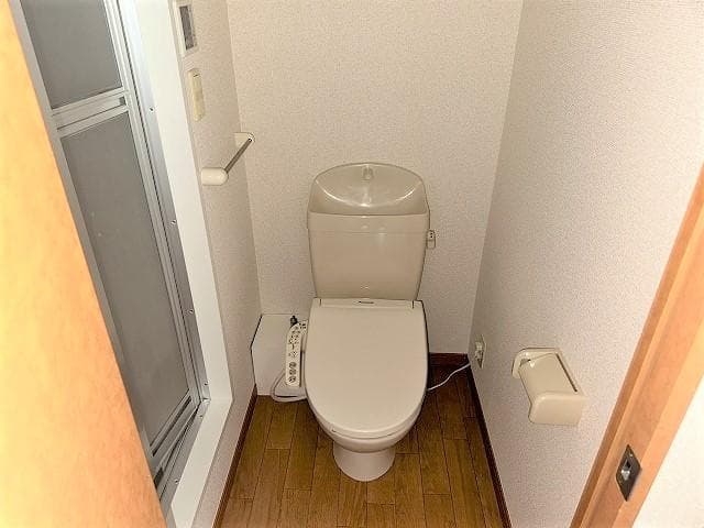 Room image 15