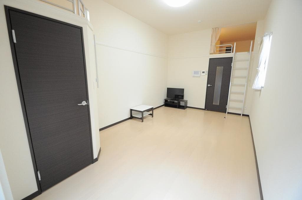 Preview interior of MIRANDA Yokodai