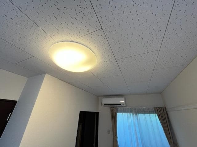 Room image 15