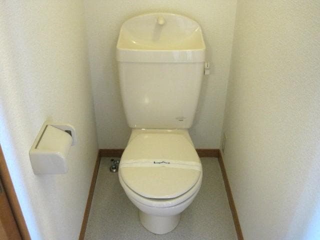 Room image 8