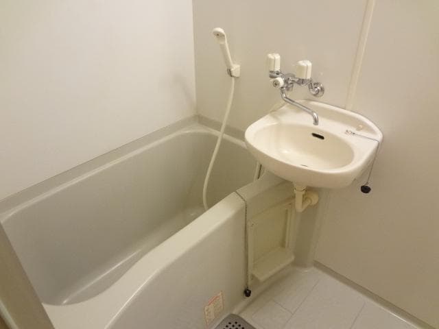 Room image 15