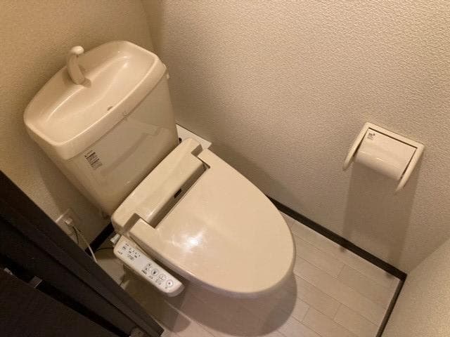 Room image 9