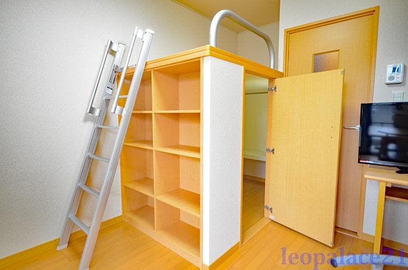 Room image 8