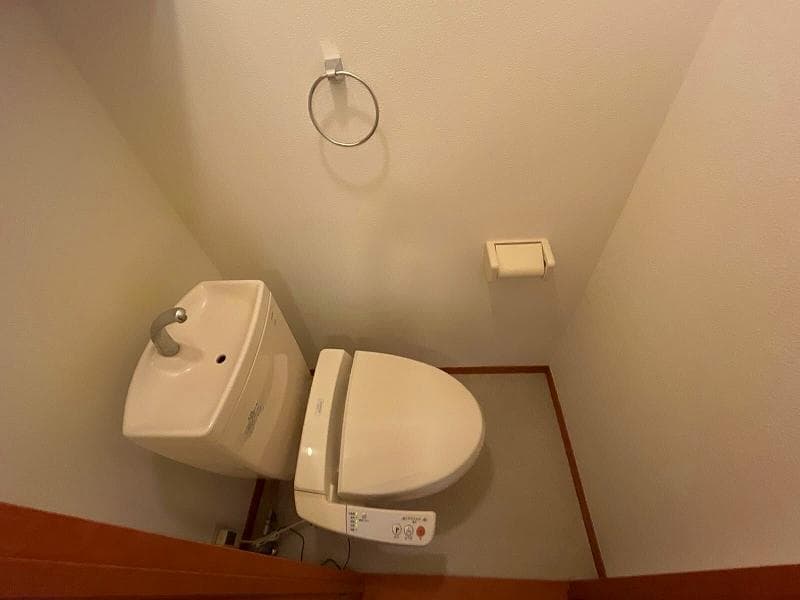 Room image 8