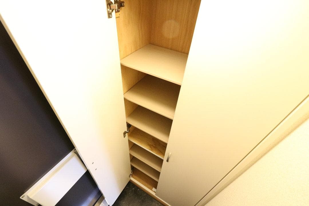 Room image 16