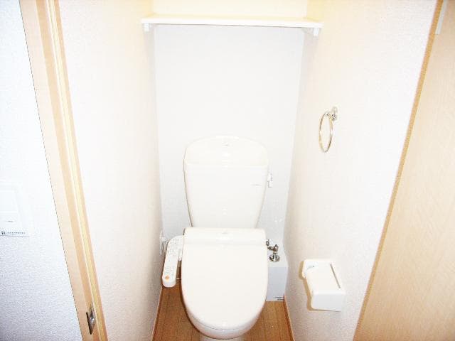 Room image 10