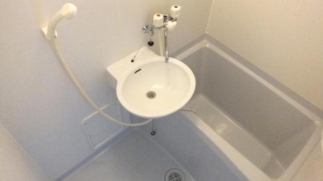 Room image 10
