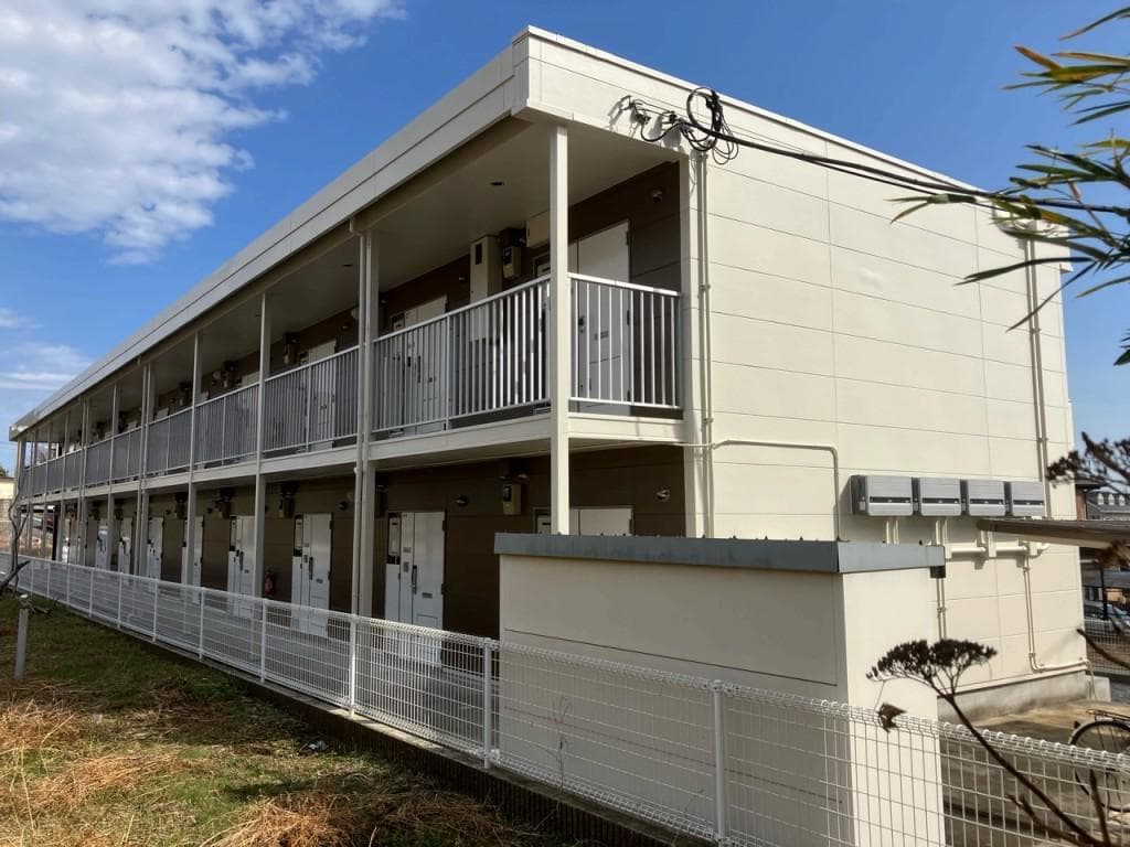 Main exterior of leopalace Piesto