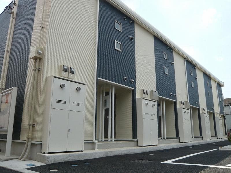 Main exterior of LEONEXT Kirameki