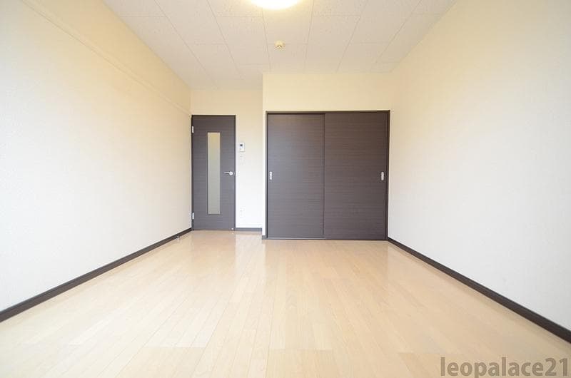 Room image 14