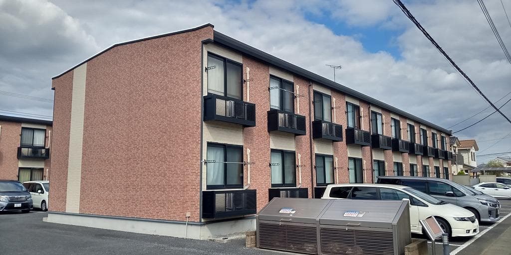 Main exterior of leopalace Grand Colum I