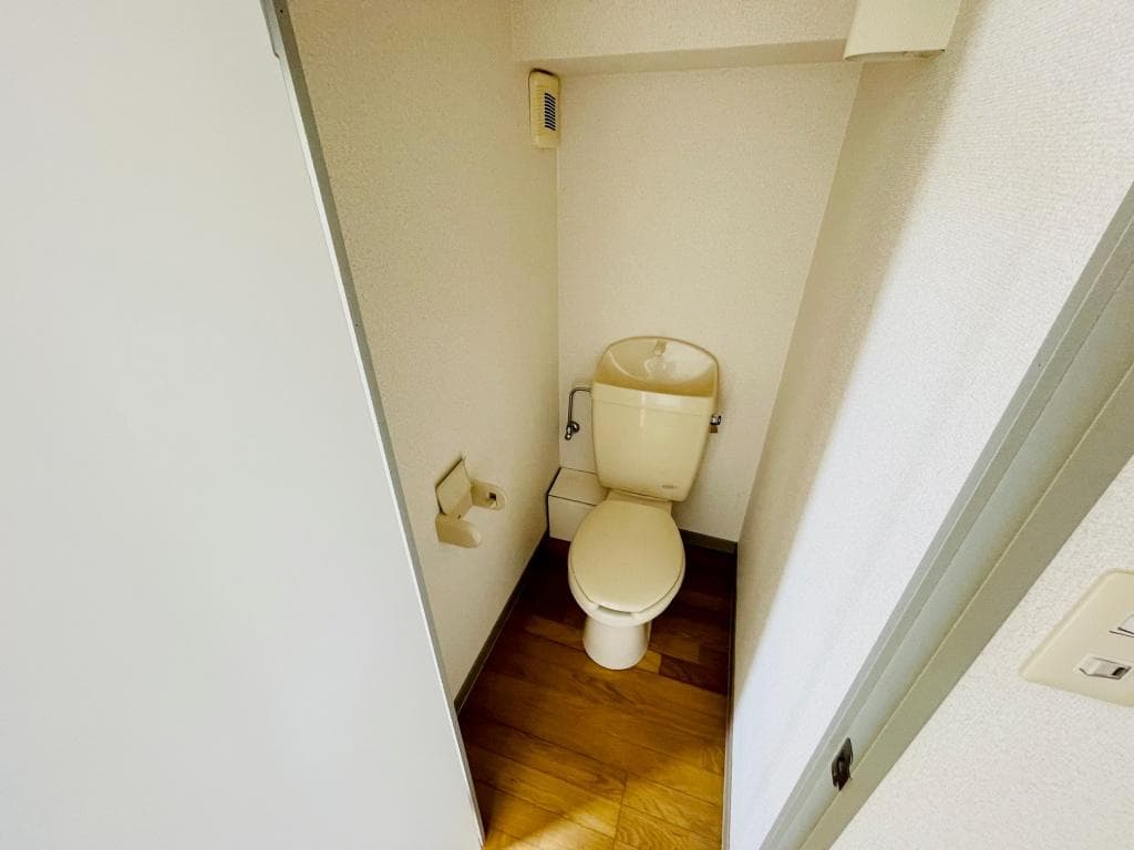 Room image 10