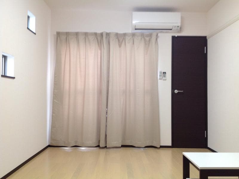 Room image 8