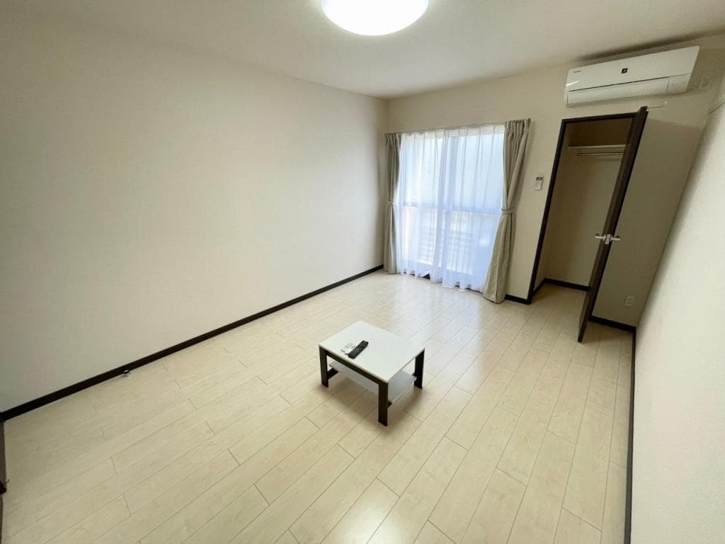 Preview interior of LEONEXT Sho