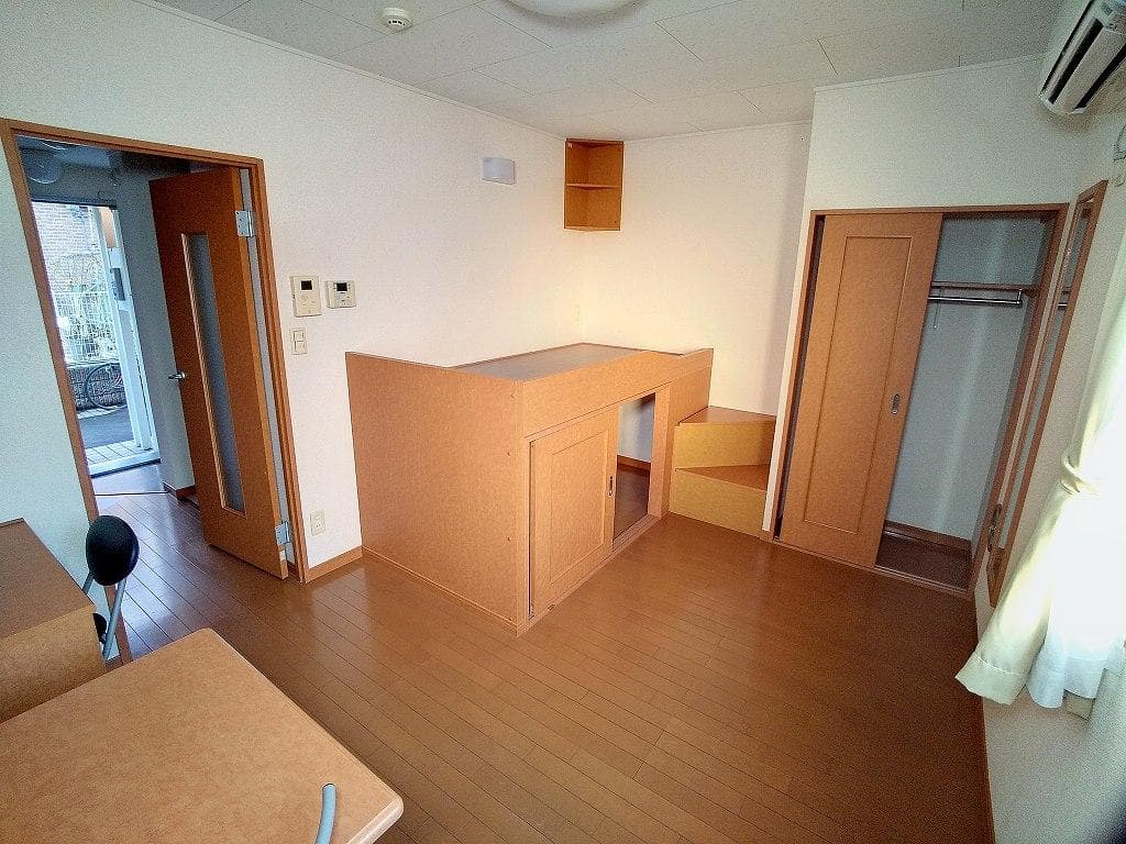 Room image 10