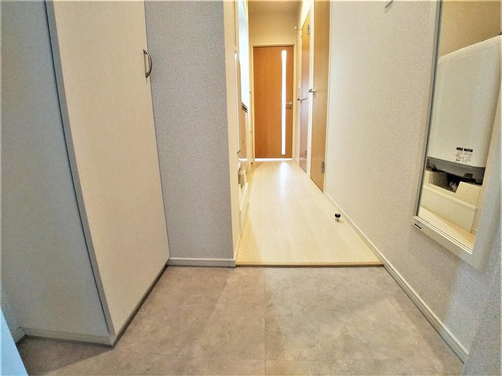 Room image 8