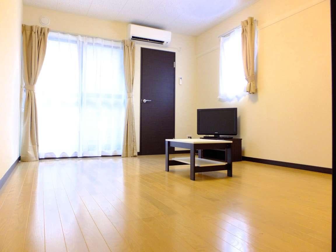Room image 11