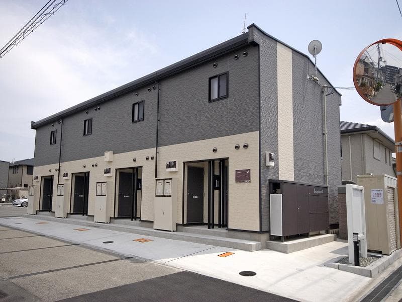 Main exterior of leopalace Minami Sakate II