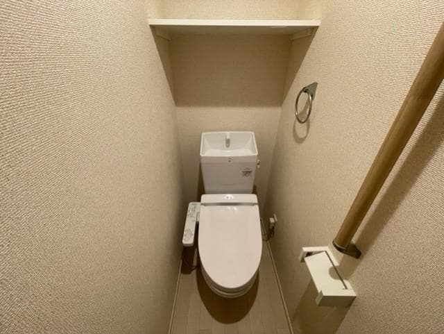 Room image 8