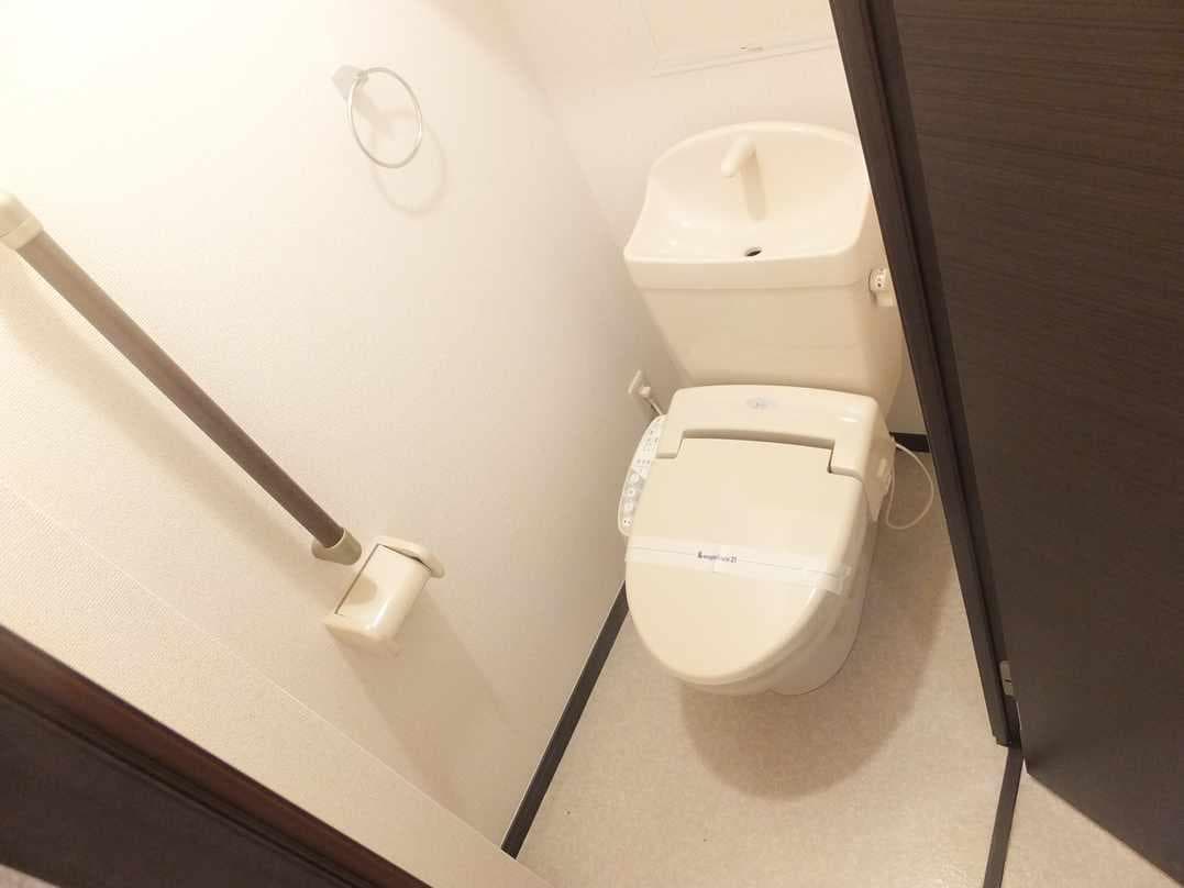 Room image 9