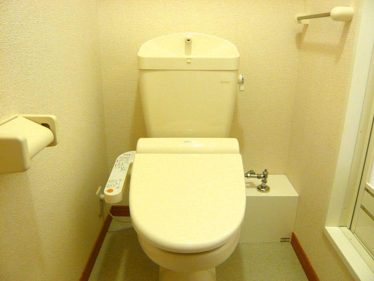 Room image 10
