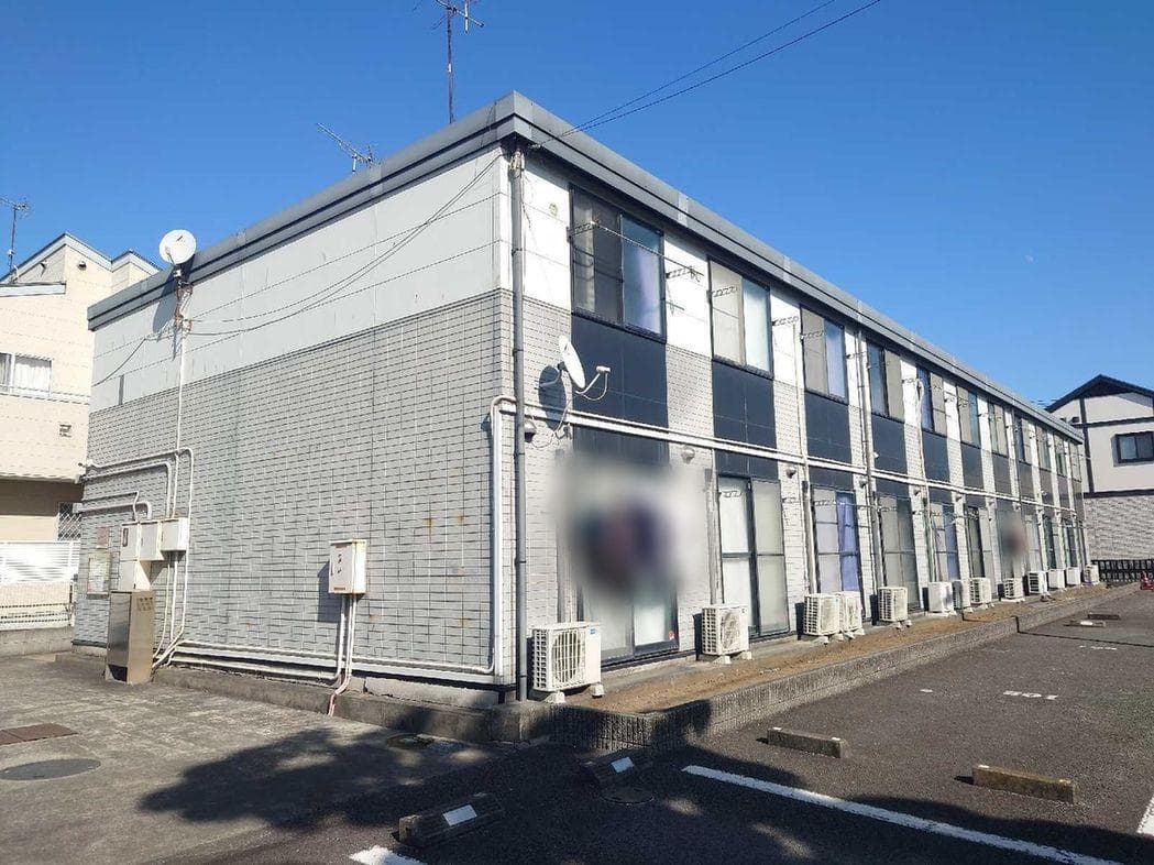 Main exterior of leopalace Yamanone