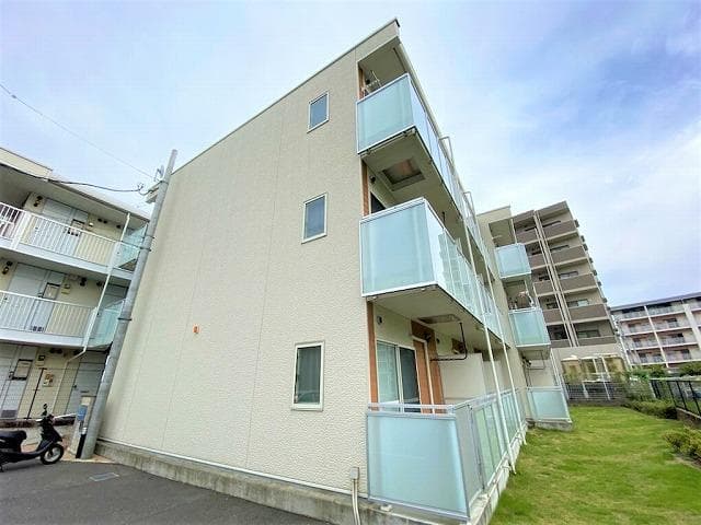 Main exterior of LEONEXT Nanami