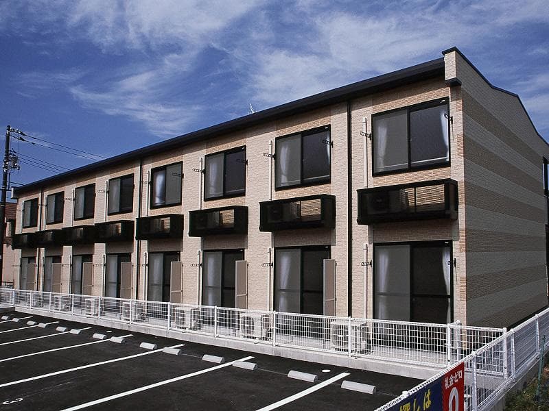 Main exterior of leopalace Takeuchi