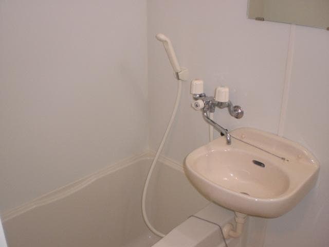 Room image 10