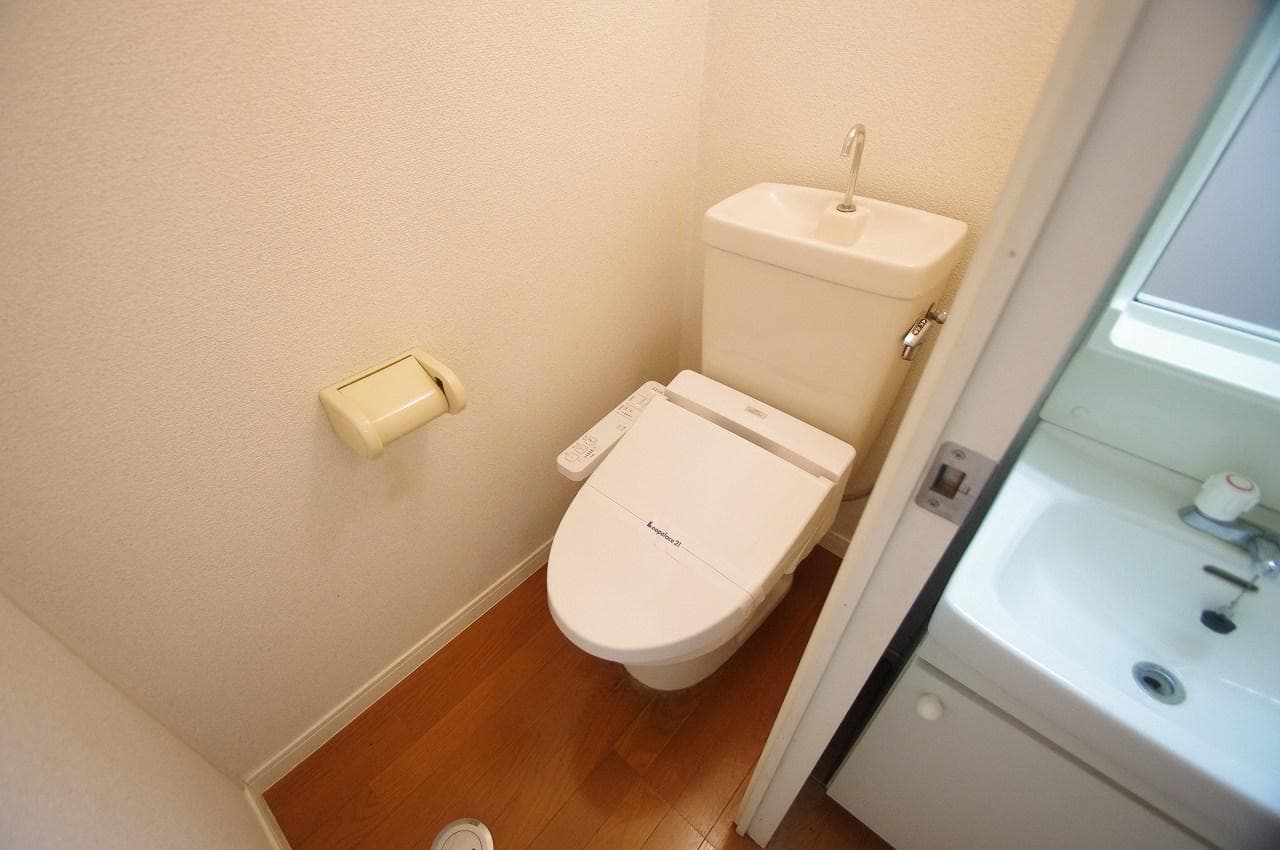 Room image 12