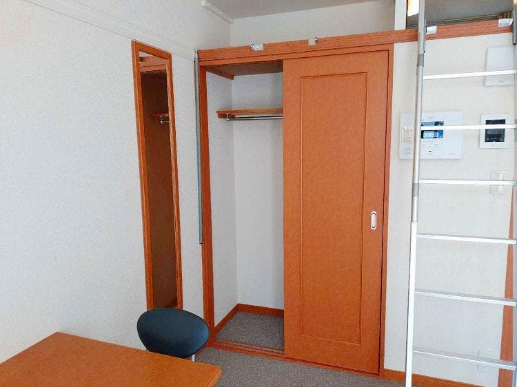 Room image 9