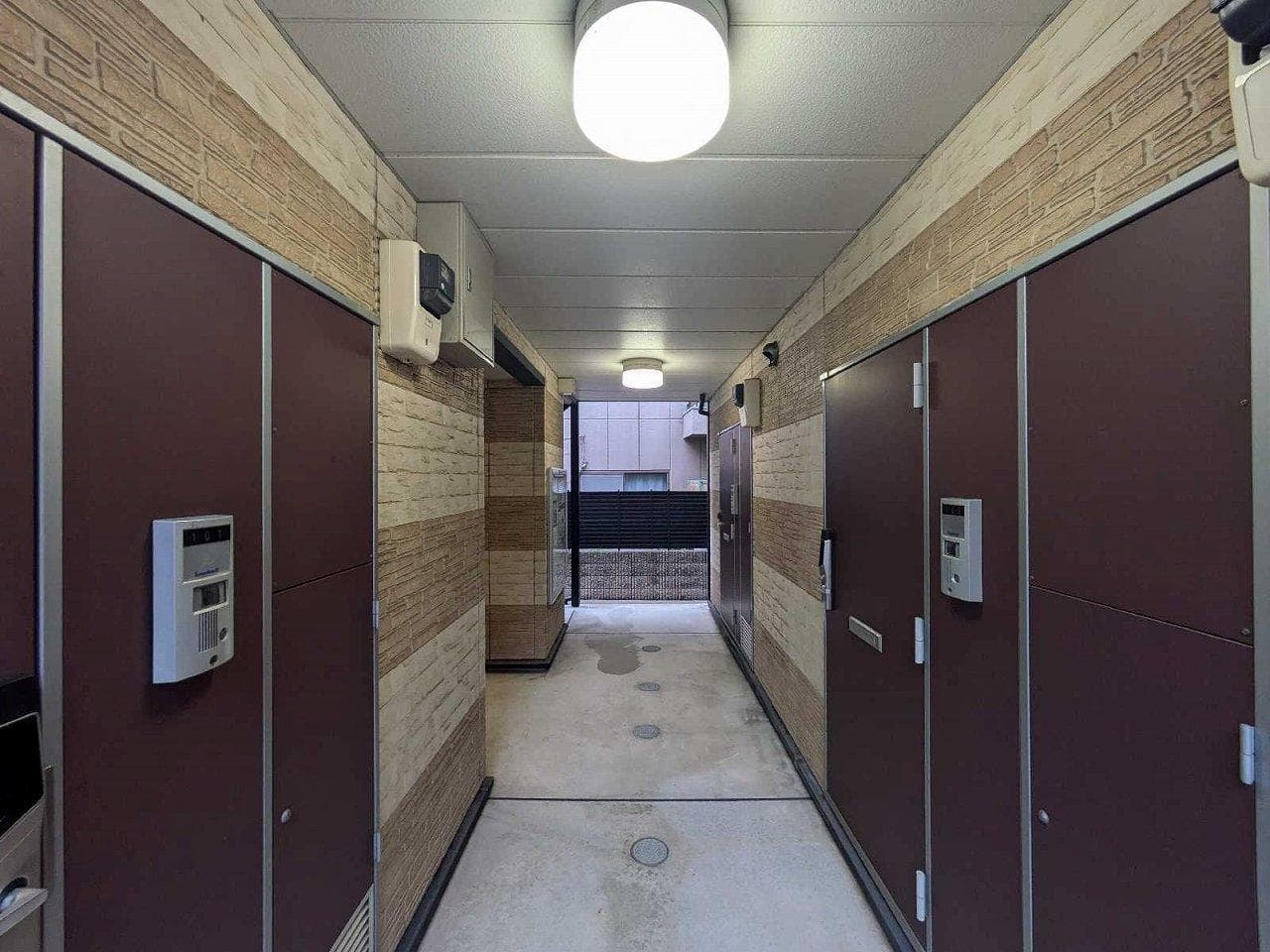 Room image 13