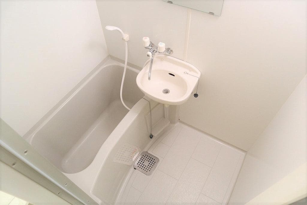 Room image 8