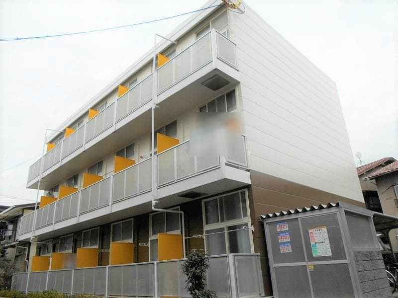 Main exterior of leopalace I.S. Senrioka