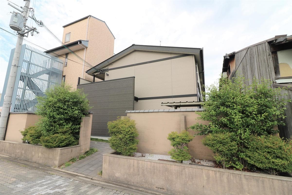 Main exterior of leopalace Kawabata Oike