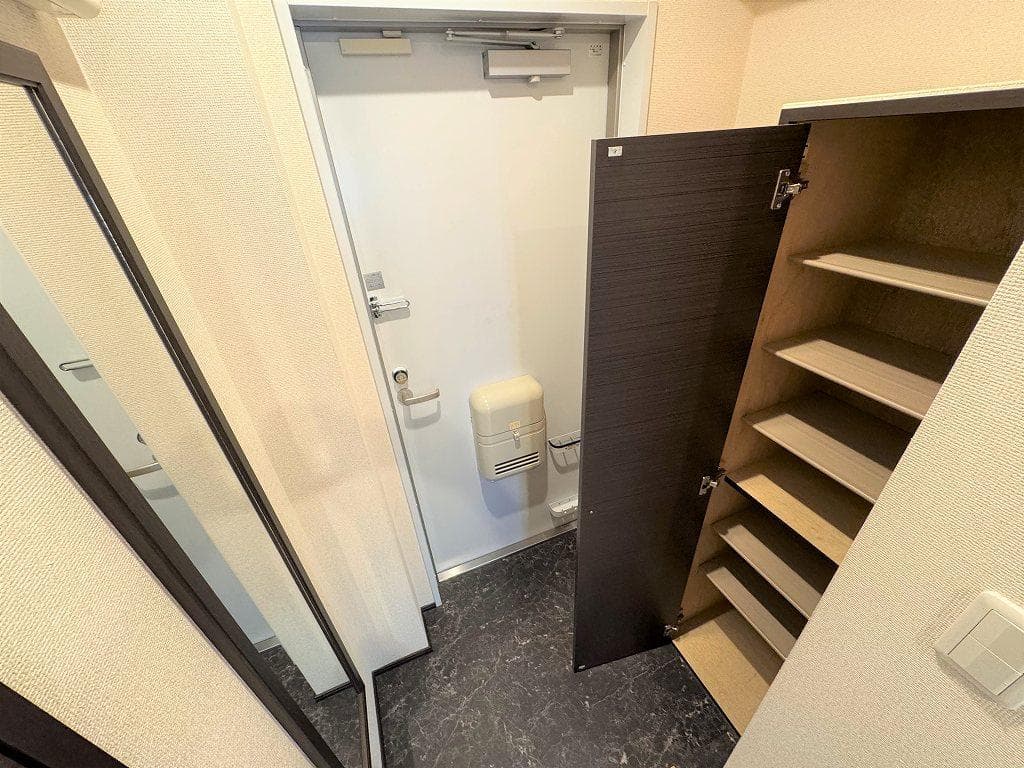 Room image 13