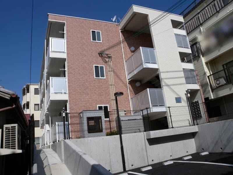 Main exterior of leopalace Trize 2