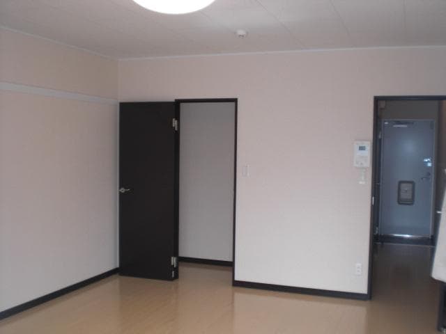 Preview interior of LEONEXT KORAKU III