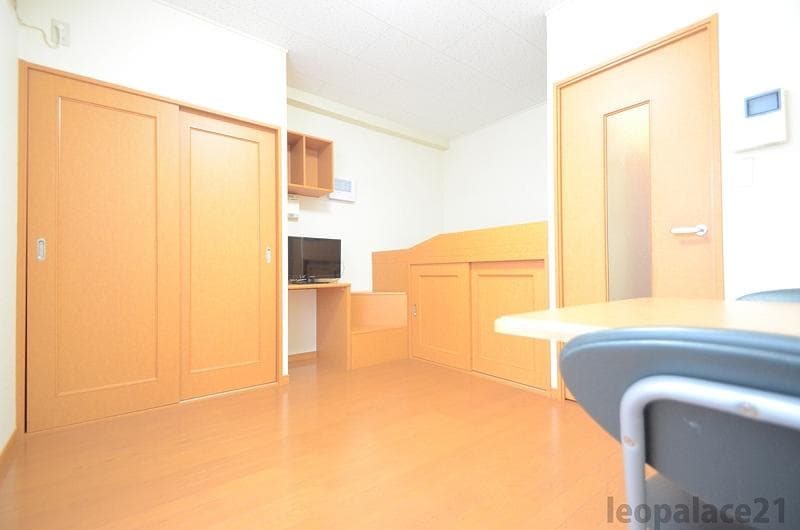 Room image 13