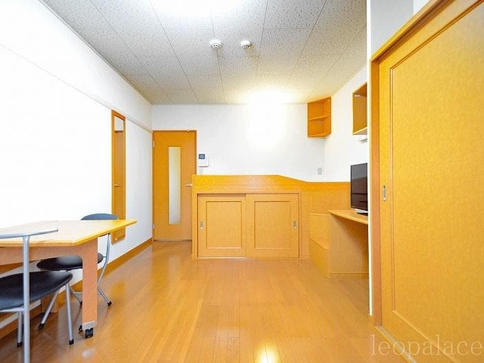 Room image 16