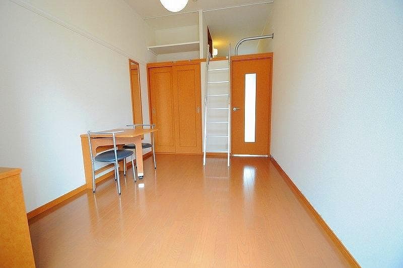 Preview interior of leopalace Takasegawa