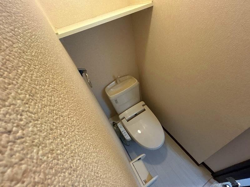 Room image 8