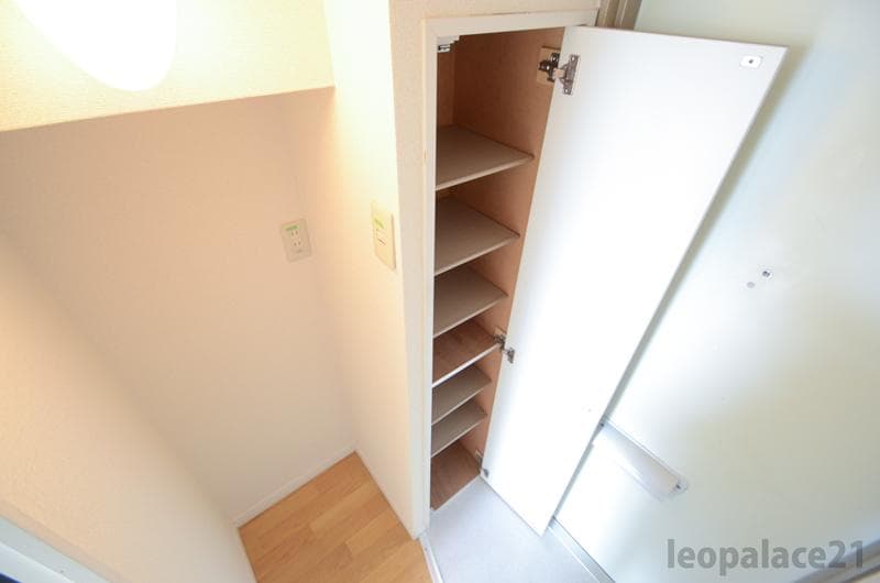 Room image 15